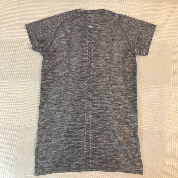Lululemon Swift Stride Short Sleeve Shirt Gray Womens Size 8 Running Top Tee - Picture 5 of 6